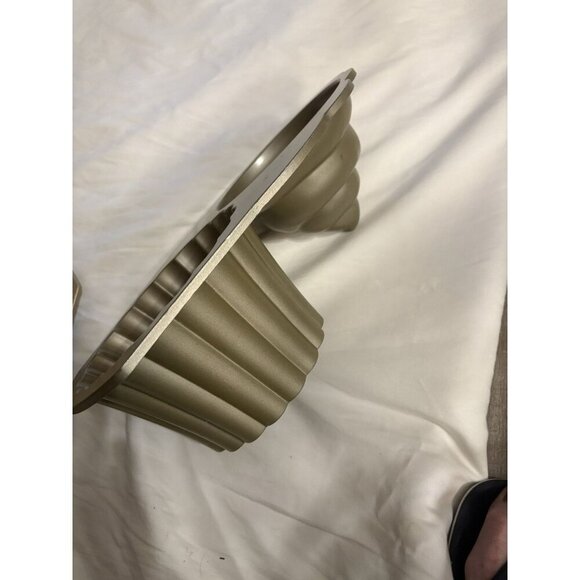 Nordic ware baking pan Giant Cupcake Nordicware - Picture 3 of 4